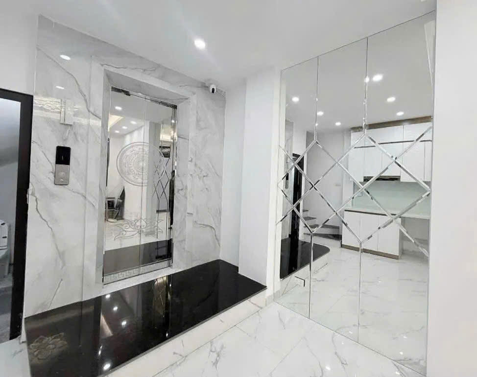 PHỐ XUÂN LA, CHƯA ĐẾN 10 TỶ - 6 TẦNG THANG MÁY, Ô TÔ ĐỖ CỔNG, NỘI THẤT XỊN XÒ