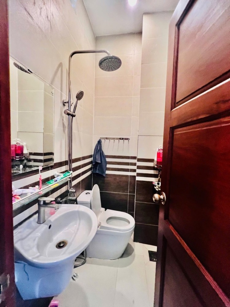 Bán nhà đường Số 6, Phường  Linh Tây, Thủ Đức, TP HCM. DT 72m2, SH, 7.99  tỷ. LH: 0933125879