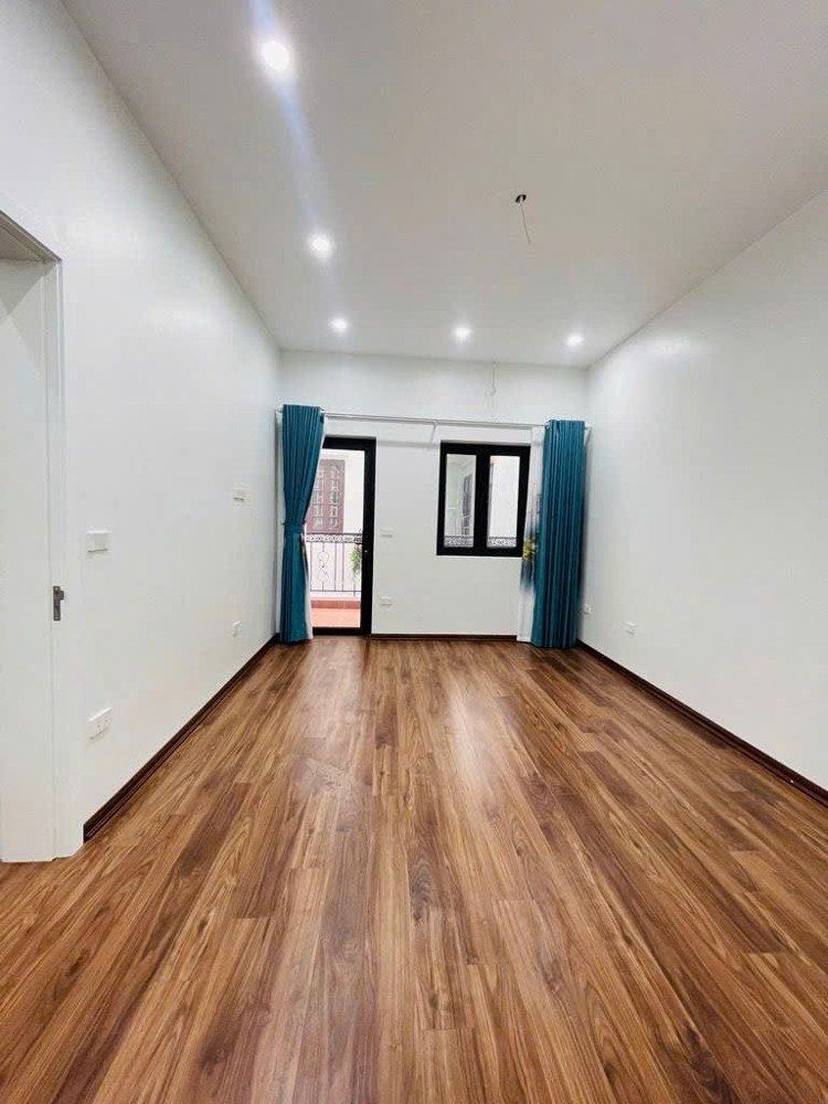 BÁN NHÀ NGUYỄN VĂN CỪ LONG BIÊN, OTO ĐỖ CỔNG, NGÕ THÔNG,MỚI TINH, 52M NHỈNH 9 TỶ