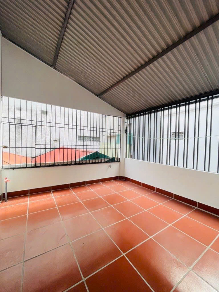 BÁN NHÀ NGUYỄN VĂN CỪ LONG BIÊN, OTO ĐỖ CỔNG, NGÕ THÔNG,MỚI TINH, 52M NHỈNH 9 TỶ