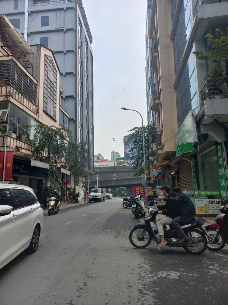 BÁN NHÀ MẶT PHỐ THANH XUÂN, OTO TRÁNH VỈA HÈ KINH DOANH SẦM UẤT, 61M2 MT4.5 NHỈNH 30 TỶ