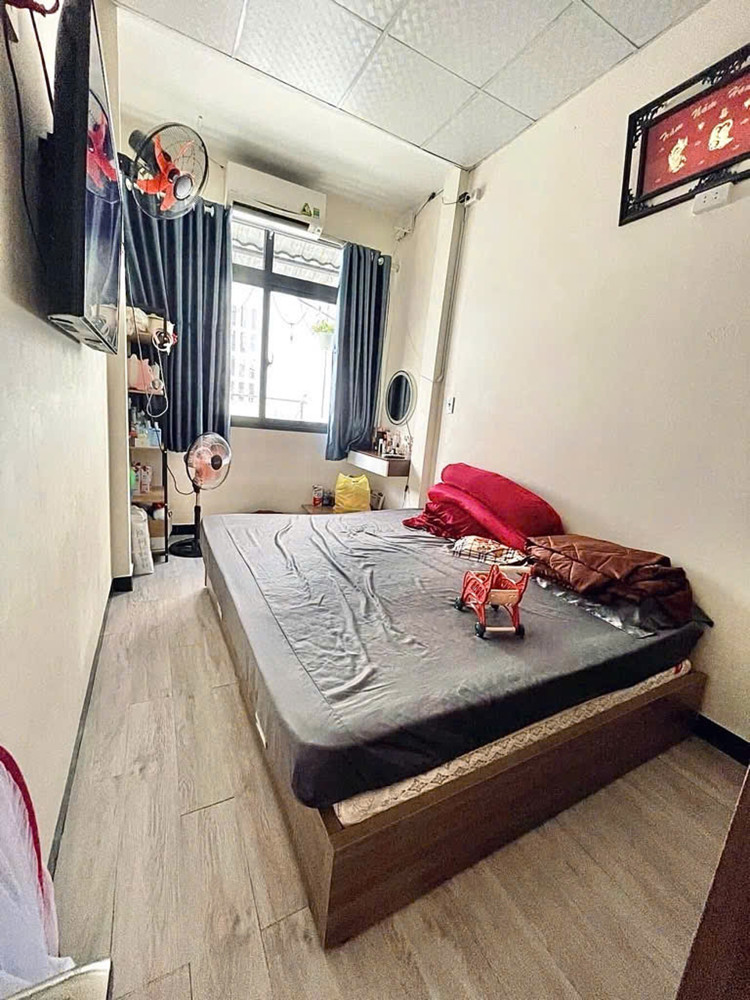 H1686 💥 sau sân bay Tân Sơn Nhất, SHR, Vuông, 2 tầng, 2.5x10m, 3.x tỷ x nhỏ