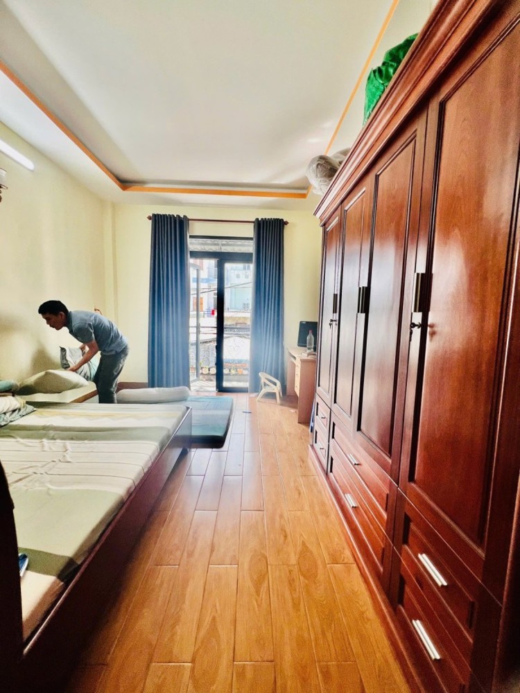 Bán nhà đường Số 6, Phường  Linh Tây, Thủ Đức, TP HCM. DT 72m2, SH, 7.99  tỷ. LH: 0933125879