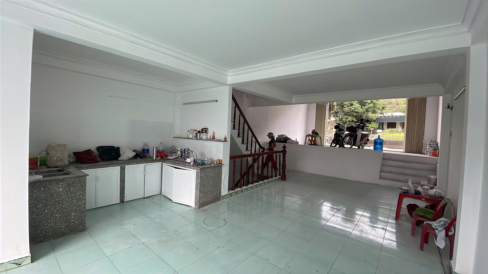 Cần bán nhà 4 tầng mặt tiền ql 1A, phía sau là con sông thơ mộng, nằm ngay khu công nghiệp suối dầu