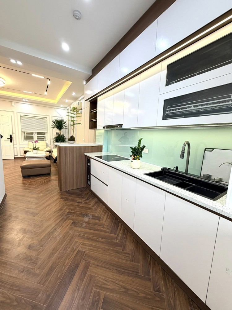 💥GIẬT MÌNH💥Căn CC tuyệt đẹp 130 Đốc Ngữ, 91m 3PN, Nội thất mới toanh, 9.6 tỷ Ba Đình