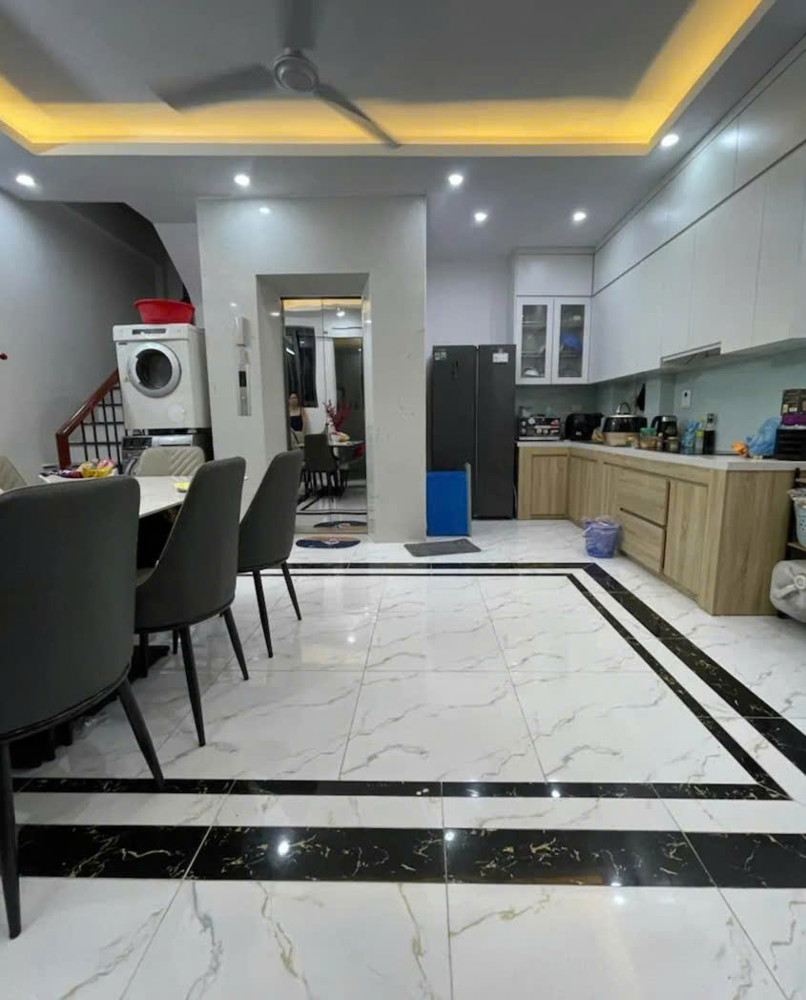 BÁN NHÀ VÕ CHÍ CÔNG, NHÀ ĐẸP, 6 TẦNG THANG MÁY, Ô TÔ ĐỖ CỔNG, FULL NỘI THẤT – 10 TỶ