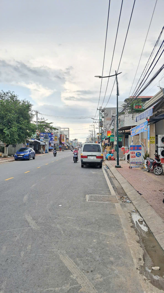 Bán Nhà Cấp 4 Mặt Tiền Quốc Lộ 13 Cũ, Hiệp Bình Phước, Thành Phố Thủ Đức