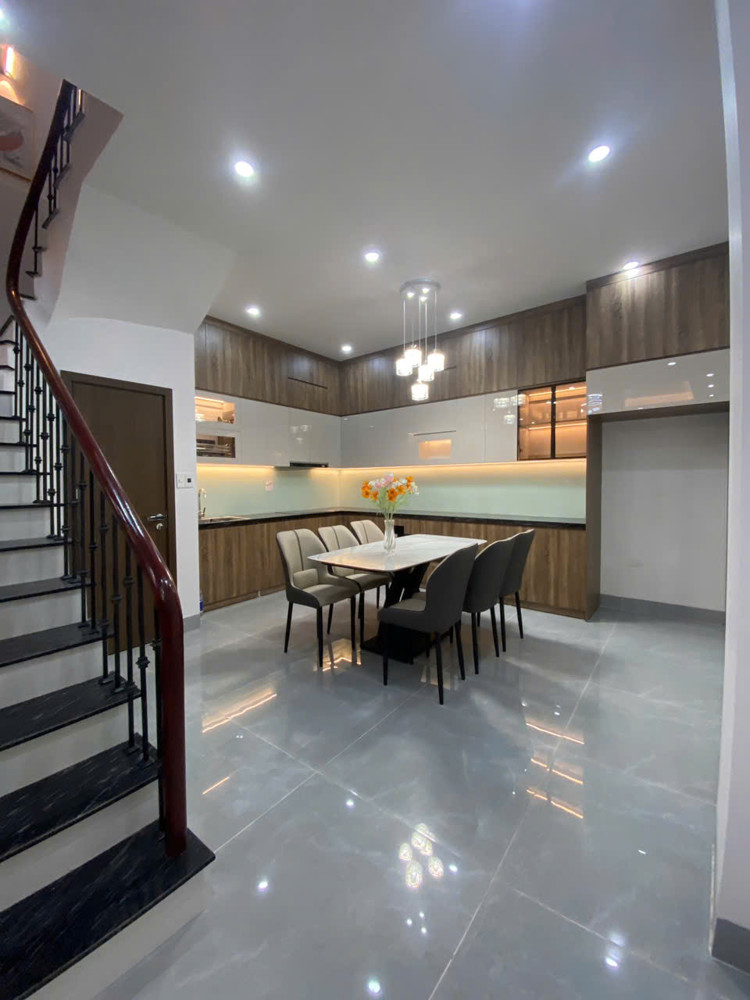 Bán nhà Ngọc Lâm – 50m² · 4 tầng · 5 ngủ – full nội thất