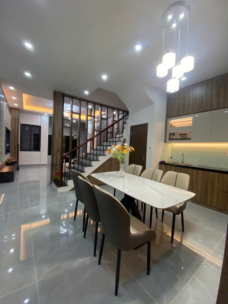 Bán nhà Ngọc Lâm – 50m² · 4 tầng · 5 ngủ – full nội thất