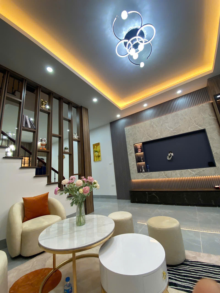 Bán nhà Ngọc Lâm – 50m² · 4 tầng · 5 ngủ – full nội thất