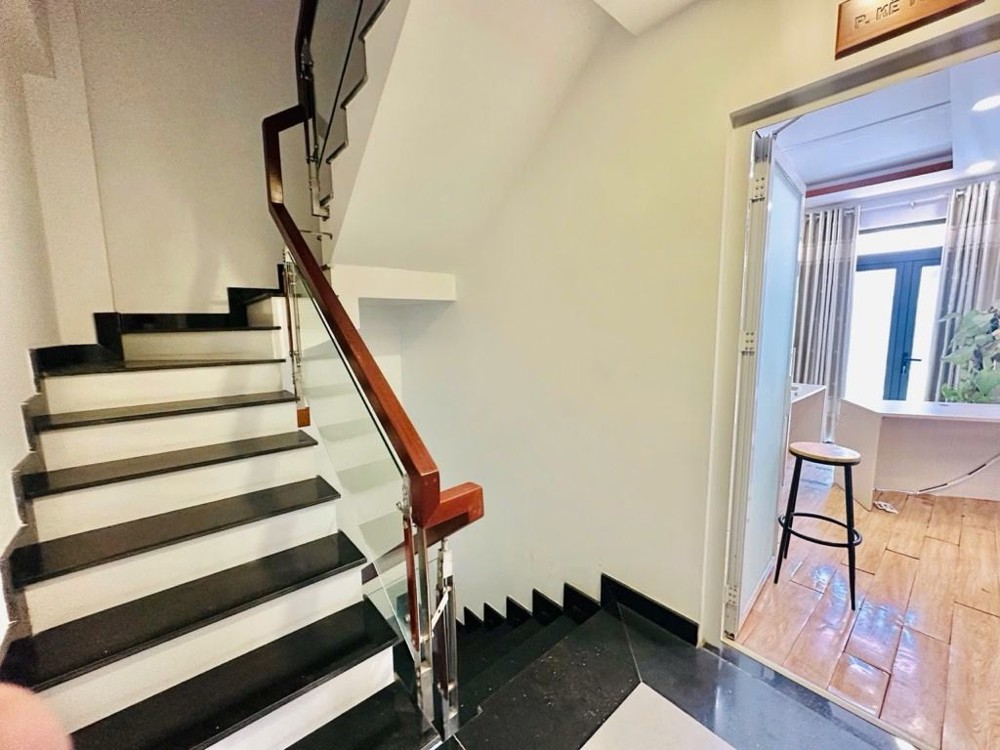 Mặt tiền Yên Thế Tân Bình – 6 tầng thang máy – Nhà đang cho thuê – Giữ tiền cực tốt – Giá 13,5 tỷ