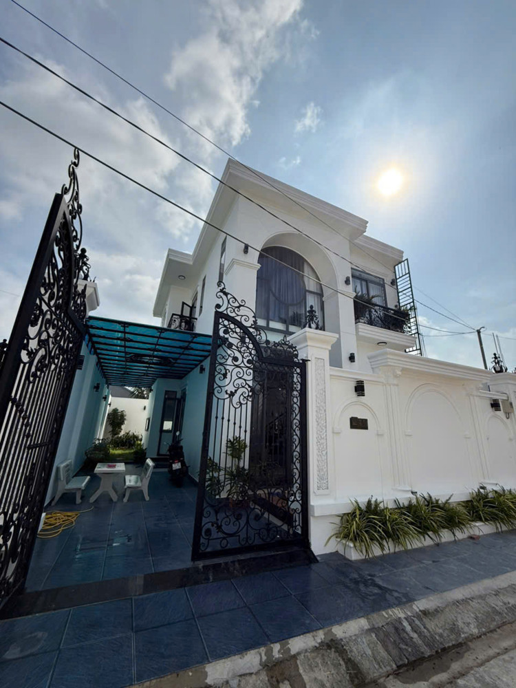 CHÍNH CHỦ BÁN BIỆT THỰ HIỆN ĐẠI HÓC MÔN – NGANG 10M ĐẲNG CẤP, GIÁ CHỈ 7.5 TỶ!