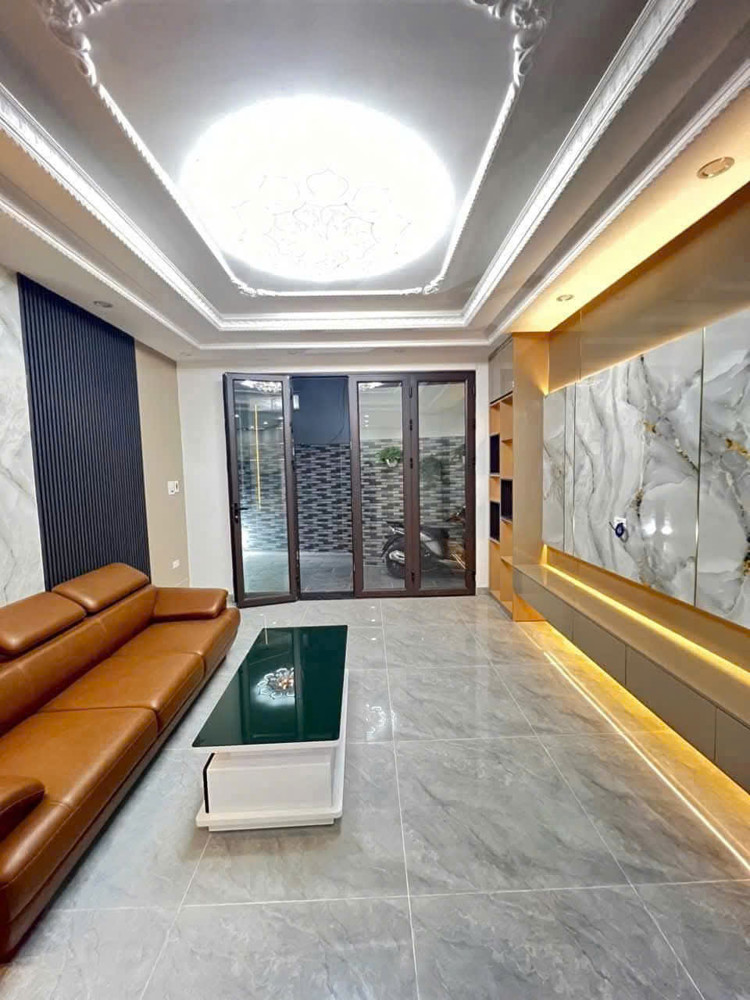 Siêu phẩm nhà xây mới, độc lập, sân cổng rộng 10 mâm cỗ phố Lê Lợi-Hải Phòng