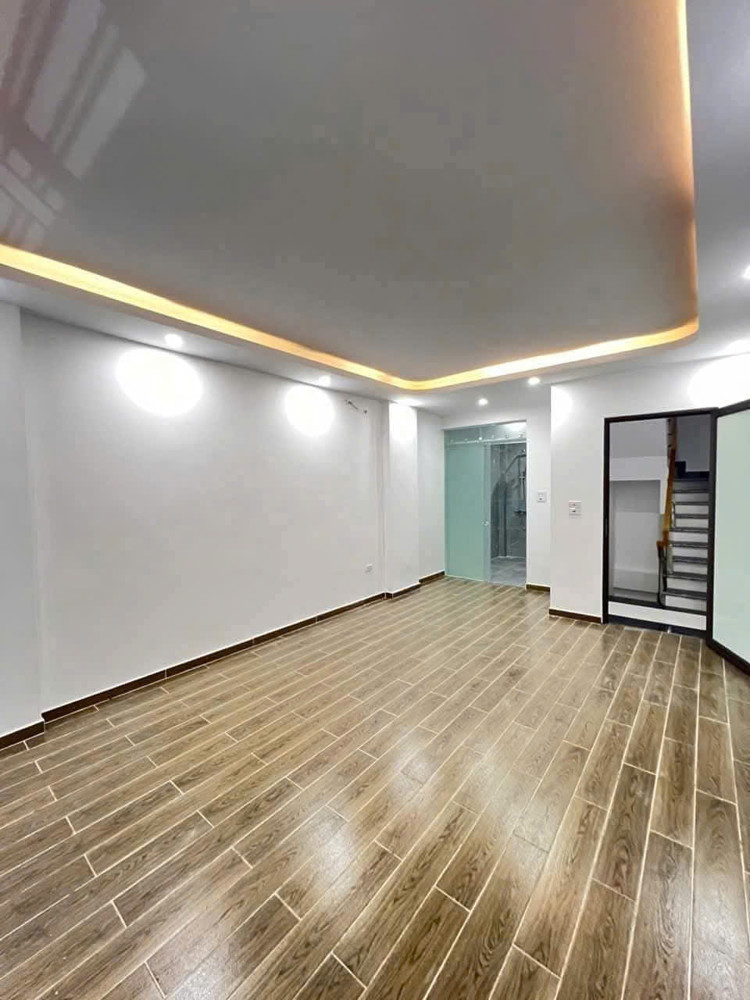 Siêu phẩm nhà xây mới, độc lập, sân cổng rộng 10 mâm cỗ phố Lê Lợi-Hải Phòng