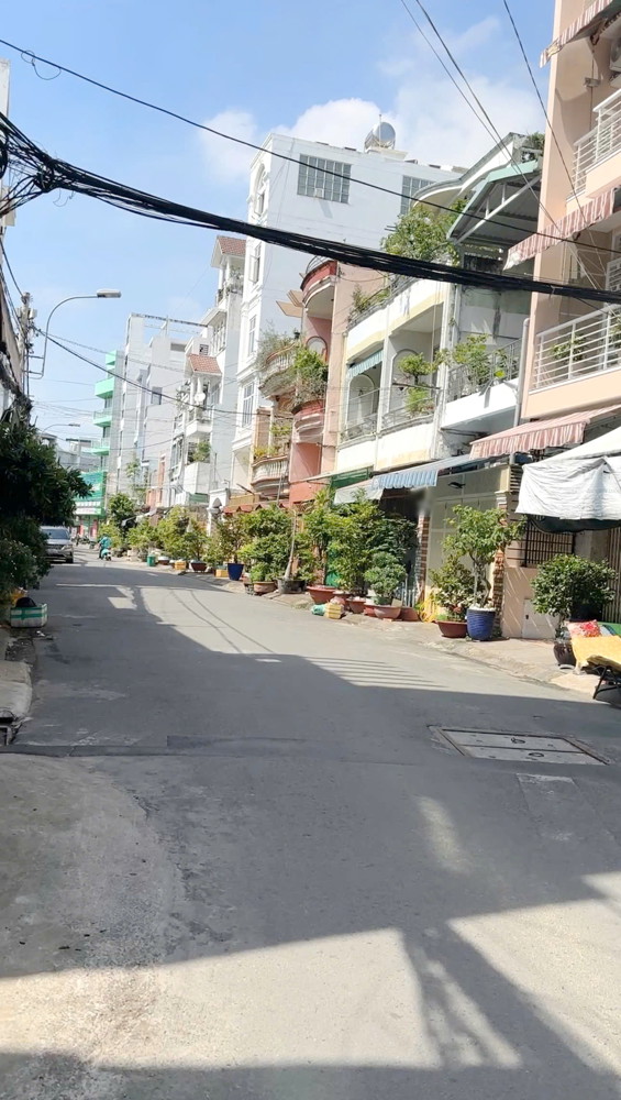 Nhà cấp 4 đường nội bộ 8m Âu Dương Lân P.Chánh Hưng P2Q8