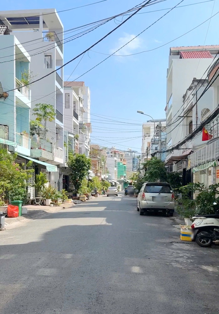 Nhà cấp 4 đường nội bộ 8m Âu Dương Lân P.Chánh Hưng P2Q8