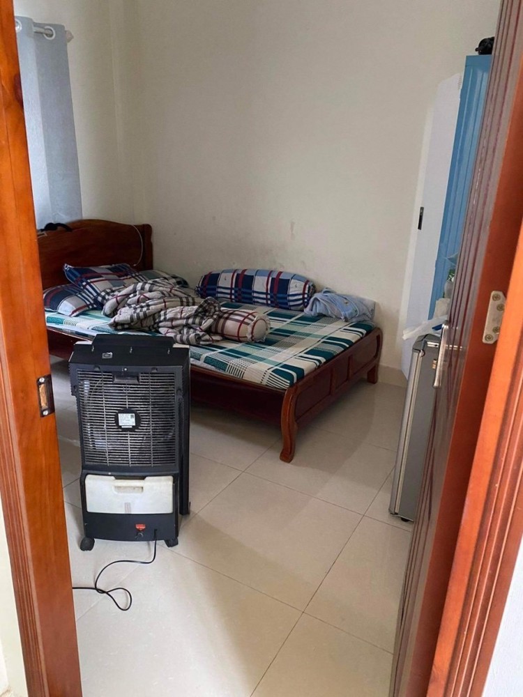 Bán nhà đường Hồ Bá Phấn, Phước Long A, 9, TP HCM. DT 130m2, 2 tầng, 4PN, giá 9,8 tỷ, sổ hồng. Liên