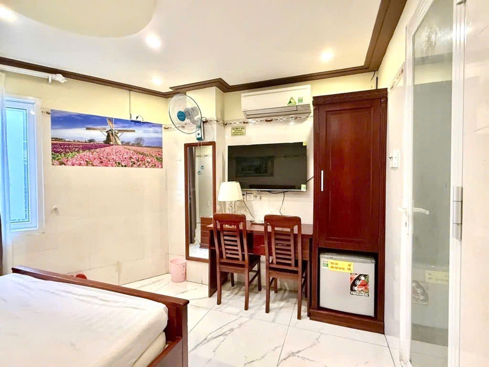 SIÊU PHẨM KHÁCH SẠN CAO CẤP – ĐƯỜNG 10M – GẦN NHÀ GA T3 – HẦM + 7 TẦNG – THU 2.6 TỶ/NĂM