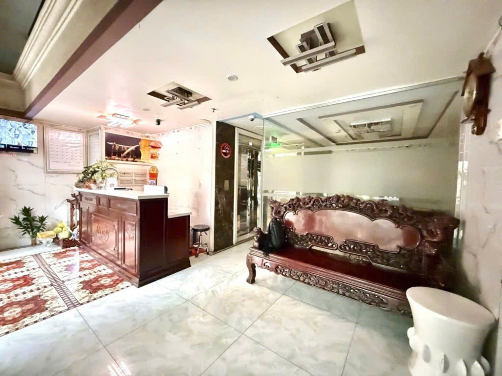 Khách sạn cao cấp đường 10m, gần Nhà ga T3 Bảy Hiền, hầm + 7 tầng, thu hơn 2.6 tỷ/năm