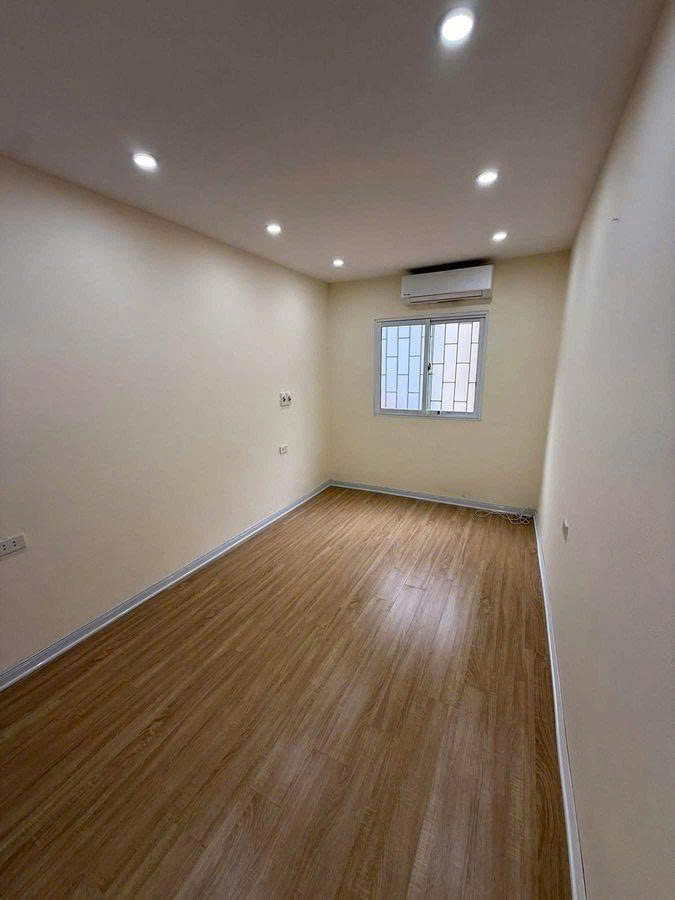 ⚡️ CẢNH BÁO NHÀ ĐẸP: KHUNG CỘT CHẮC - DÂN XÂY - CÁCH PHỐ 20M !: Bán nhà Đống Đa, Khâm Thiên