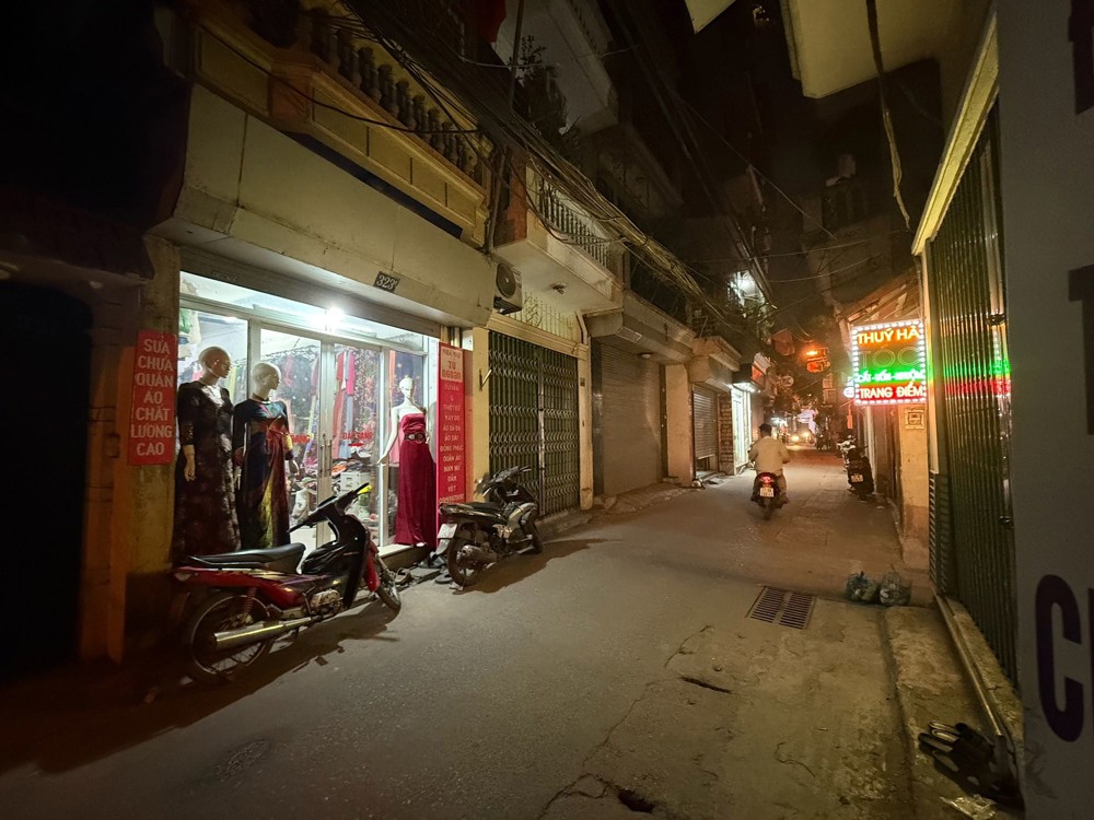 Bán Nhà Ngõ Quỳnh 30.3m2. 4 tầng. mặt tiền 3m. giá đẹp 7.95 Tỷ Hai Bà Trưng Hà Nội