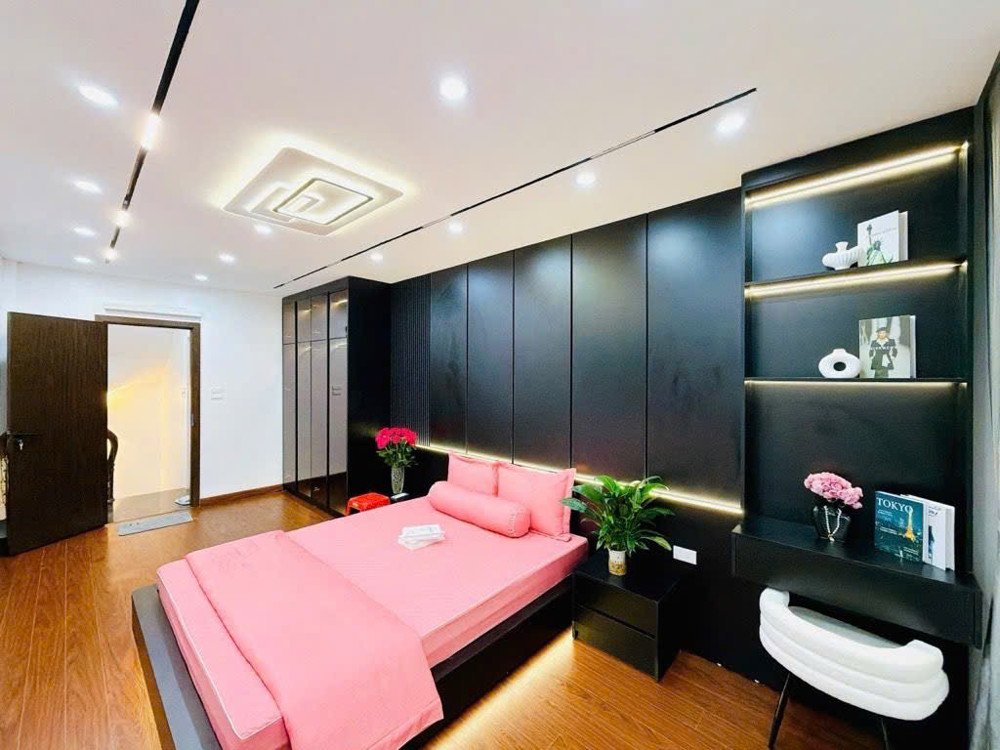 BÁN NHÀ NGỌC THUỴ LONG BIÊN,OTO ĐỖ CỔNG,NGÕ THÔNG,ĐẸP LONG LANH,46M NHỈNH 8 TỶ