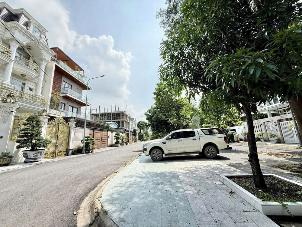 Bán 8 Căn Biệt Thự (10M-20M) Thuộc Khu Phú Nhuận, Đường Lê Thị Riêng, Thới An, Q12