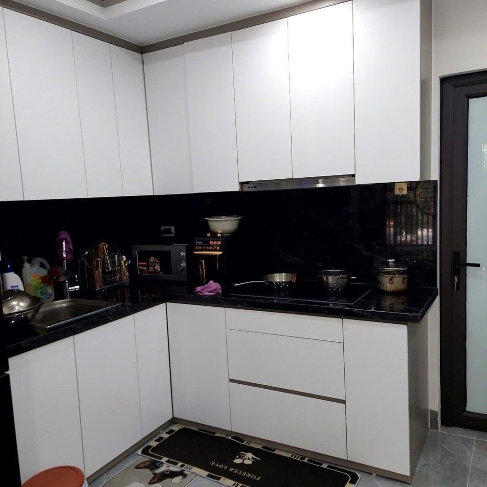 tập thể tầng 1 hoàng quốc việt DT 45/60m 6,5 tỷ ô tô đỗ cửa,kinh doanh