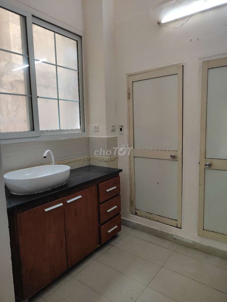 CHO THUÊ NGUYÊN CĂN LẦU 1 MẶT TIỀN ĐƯỜNG NGHĨA THỤC – PHƯỜNG 5, QUẬN 5, TP. HCM