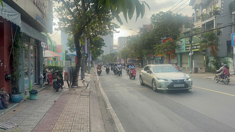 Bán nhà mặt tiền 184 Đăng Văn Bi, Bình Thọ, Thủ Đức. DT 208,5m2 Giá bán 42 tỷ Tl