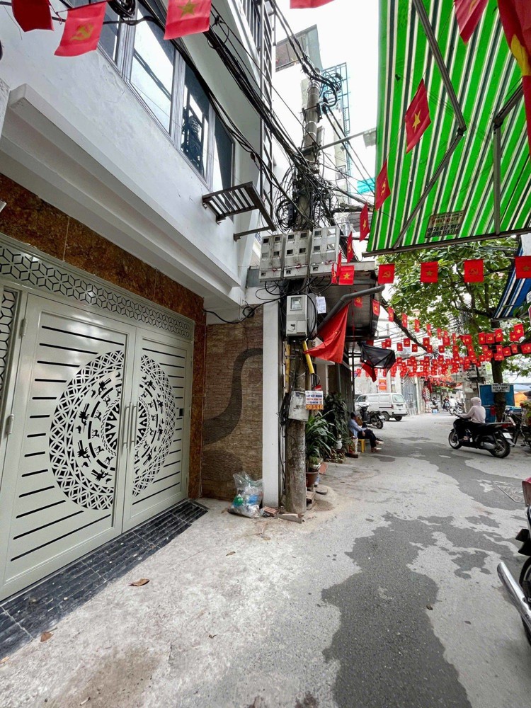 BÁN NHÀ DÒNG TIỀN TRUNG TÂM CẦU GIẤY NGÕ THÔNG THOÁNG NHÀ MỚI THANG MÁY FULL NỘI THẤT 19,8 TỶ