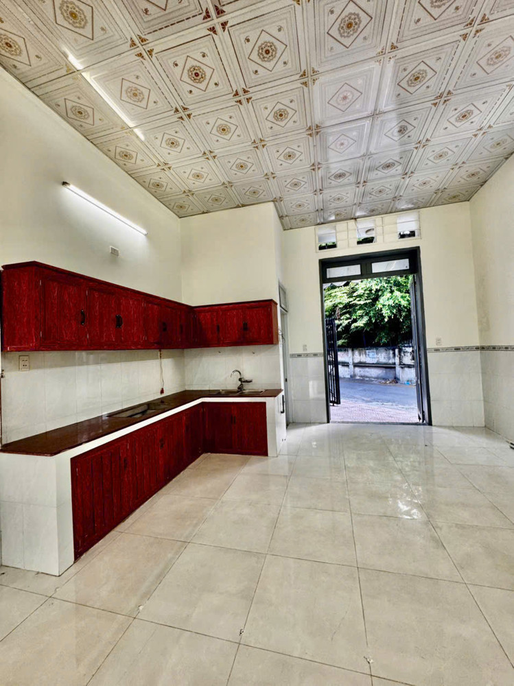 NHÀ ĐẸP - GIÁ TỐT BÁN CĂN NHÀ SỔ HỒNG RIÊNG 2 MĂT TRƯỚC SAU NỞ HẬU Phường Trảng Dài, Biên Hòa