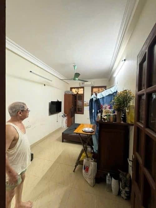 Bán Nhà  Hoàng Hoa Thám 26m2.  4 tầng. mặt tiền 3.1m. giá 6.988 Tỷ Ba Đình Hà Nội