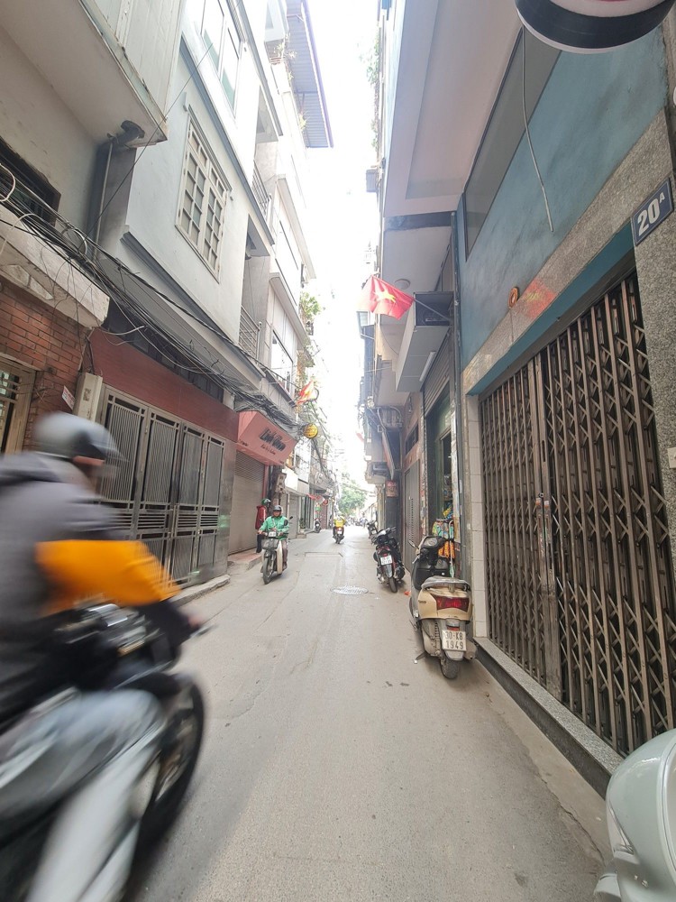 Bán Nhà Ngõ Thịnh Hào1. 28m2. 4 tầng. mặt tiền 3.9m. giá 13 Tỷ Đống Đa Hà Nội