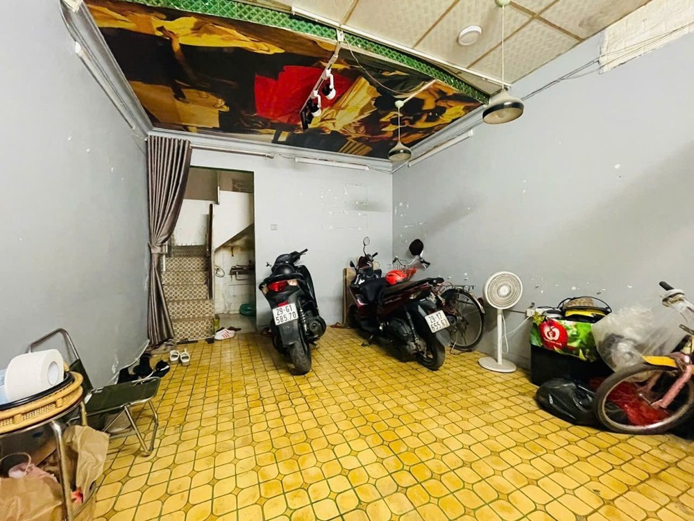 Bán Nhà Ngõ Thịnh Hào1. 28m2. 4 tầng. mặt tiền 3.9m. giá 13 Tỷ Đống Đa Hà Nội