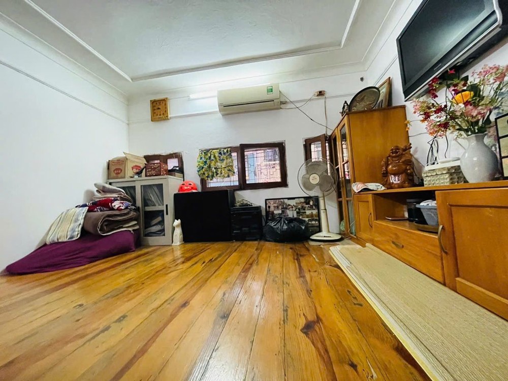 Bán Nhà Ngõ Thịnh Hào1. 28m2. 4 tầng. mặt tiền 3.9m. giá 13 Tỷ Đống Đa Hà Nội