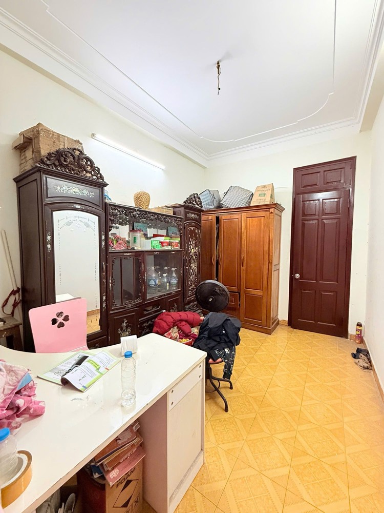 Bán Nhà Ngõ Quỳnh 28/34m2. 4 tầng. mặt tiền 2.5m. giá 8 Tỷ Hai Bà Trưng Hà Nội