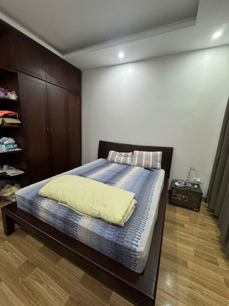 Bán Nhà Hào Nam 31m2.  4 tầng. mặt tiền 4.2m. giá 8.86 Tỷ Đống Đa Hà Nội