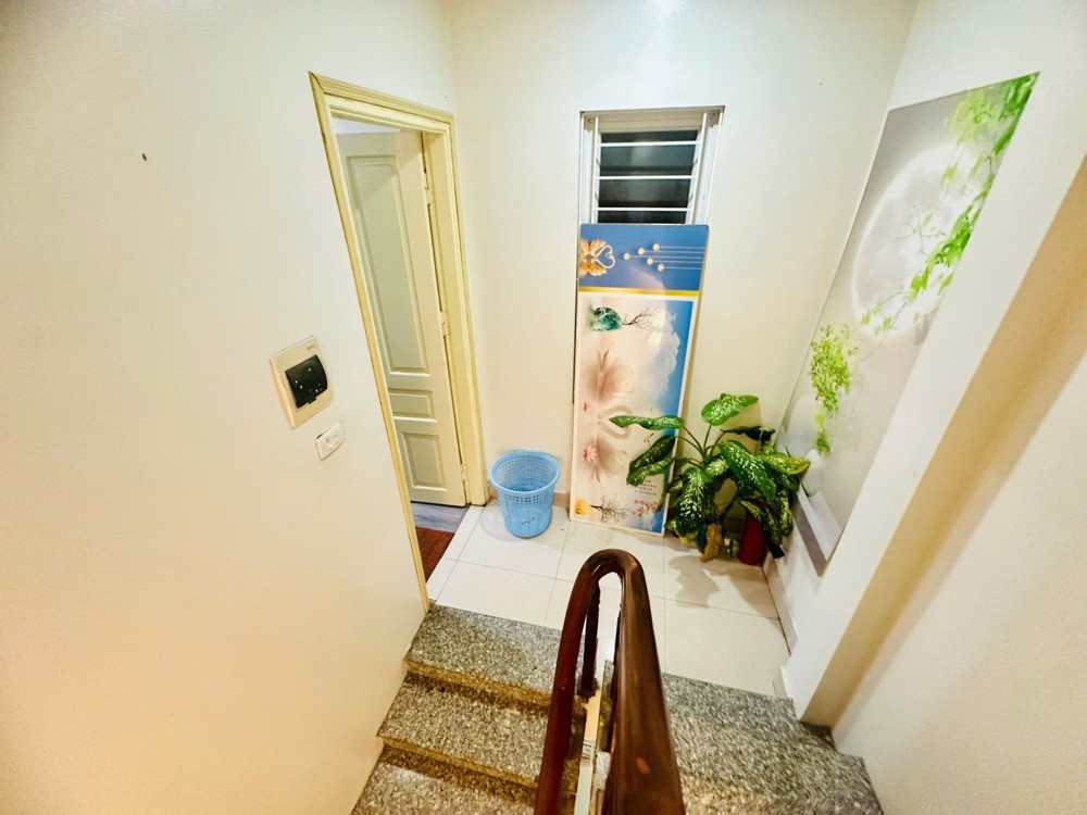 Bán Nhà Phúc Xá 24/43m2  5 tầng. mặt tiền 10m. giá 7.9 Tỷ Ba Đình Hà Nội