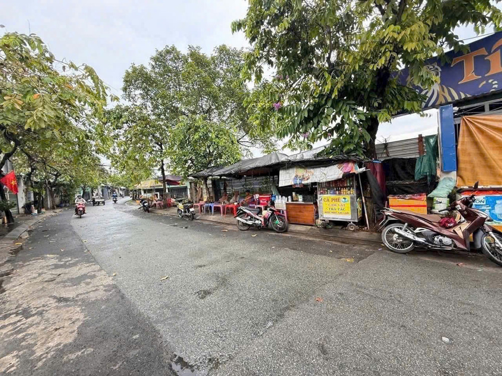 LÔ GÓC 2 MẶT TIỀN TTT16 – HÓC MÔN 
VỊ TRÍ ĐẸP – GẦN SÂN VẬN ĐỘNG THỚI TỨ – XÂY BIỆT THỰ / KHO