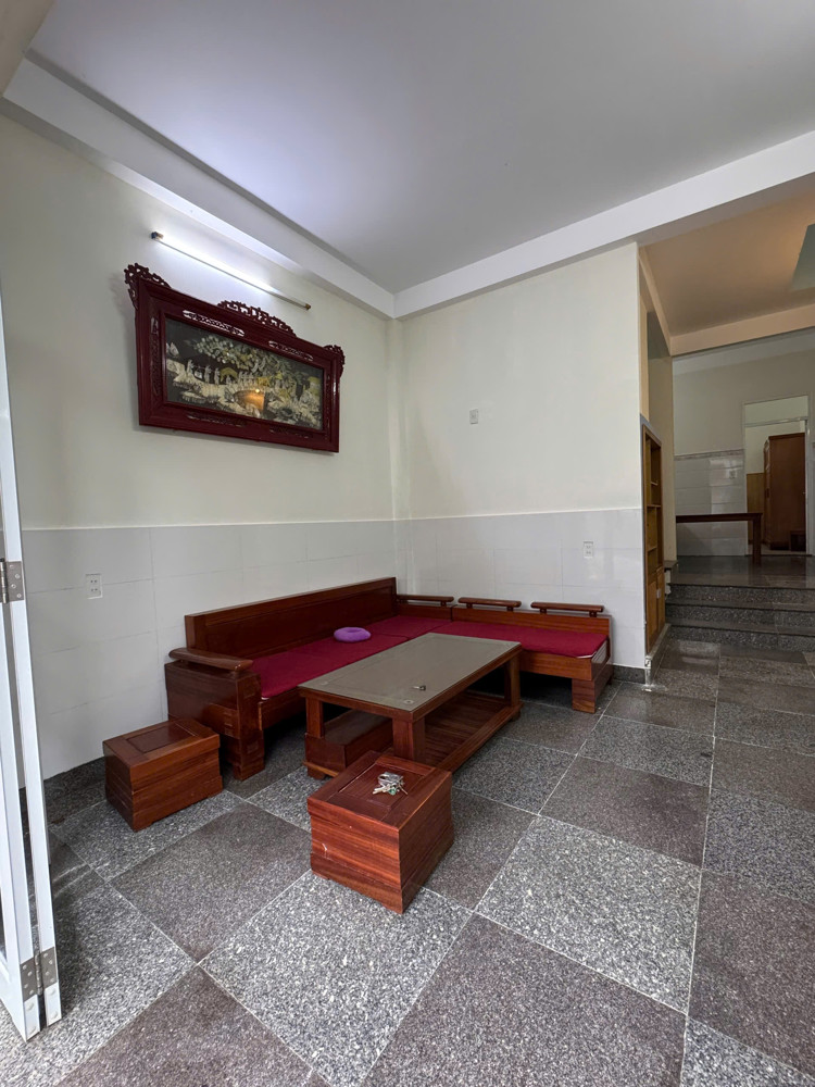 Nhà mặt tiền đường Ngọc Hân Công Chúa view Đảo Hoa Sen 
 Diện tích : 64.5m2
Giá bán 4.450 ( giá