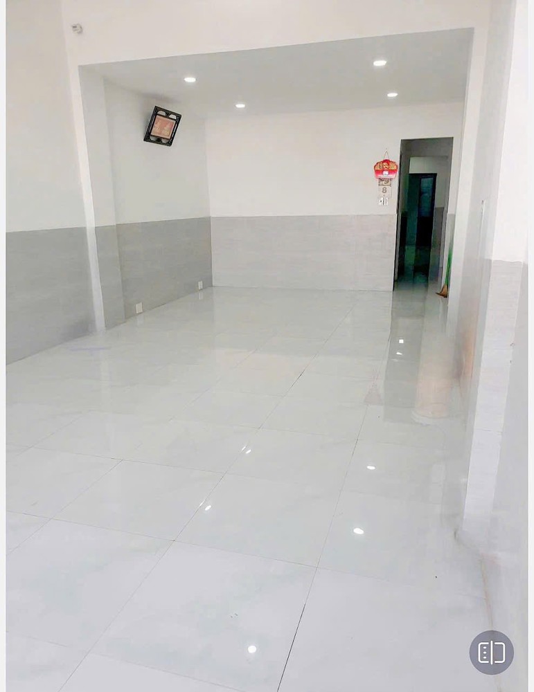 BÁN NHÀ 2 TẦNG KINH DOANH MẶT TIỀN ĐƯỜNG NGUYỄN TẤT THÀNH