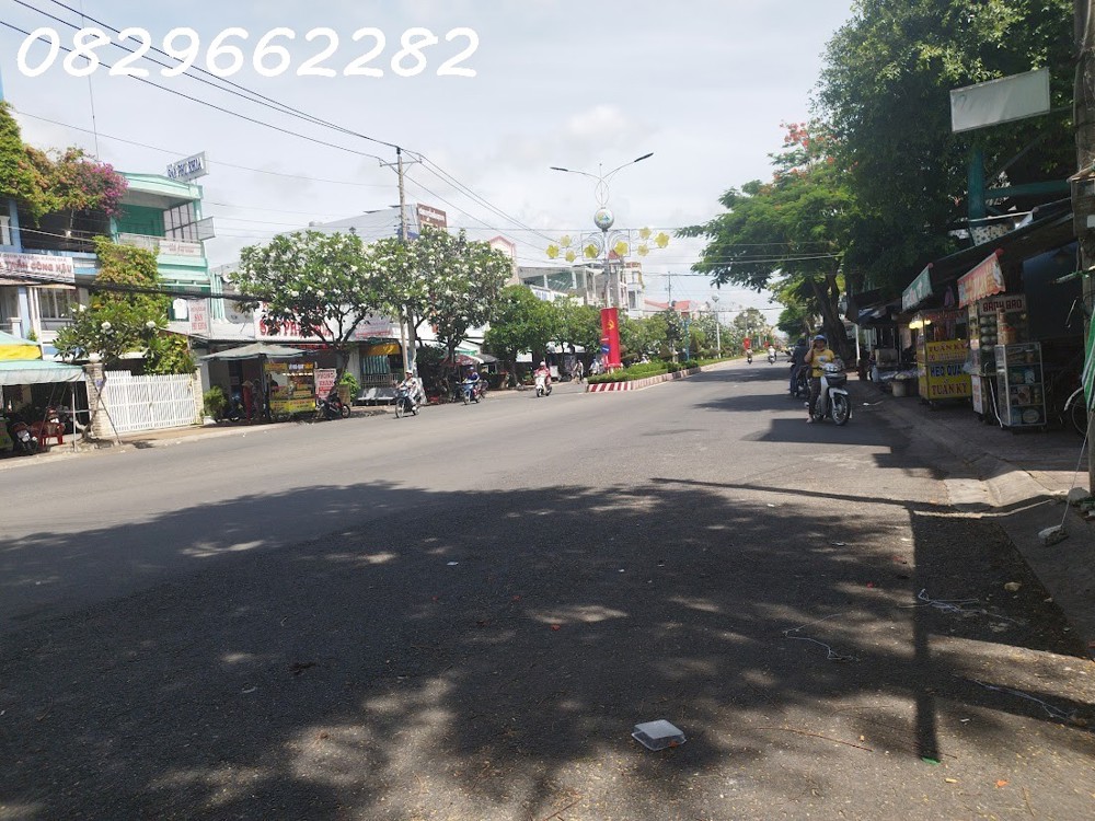 Bán nhà mặt tiền đường Hùng Vương Sa Đéc Đồng Tháp, 1 trệt 2 lầu, sổ hồng chính chủ