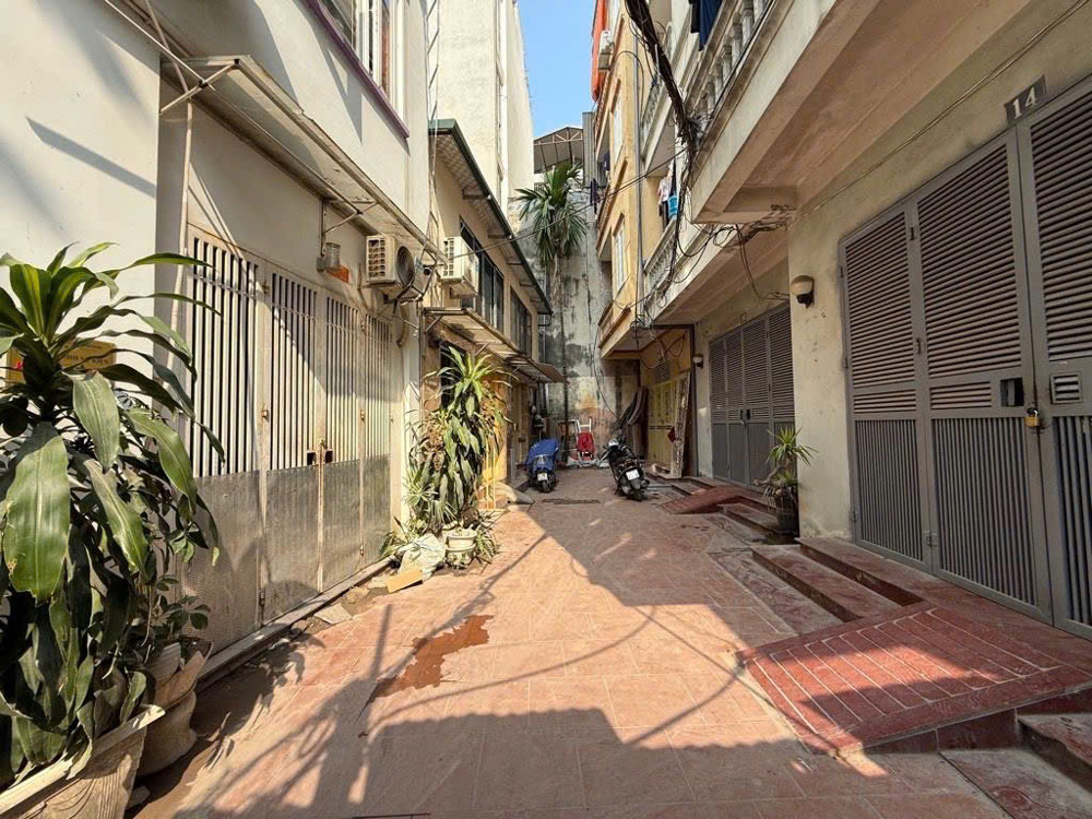 BÁN NHÀ VŨ TÔNG PHAN – GIÁ CHỈ 7,9 TỶ
DIỆN TÍCH 34M² – 4 TẦNG – SỔ VUÔNG – 50M RA Ô TÔ TRÁNH