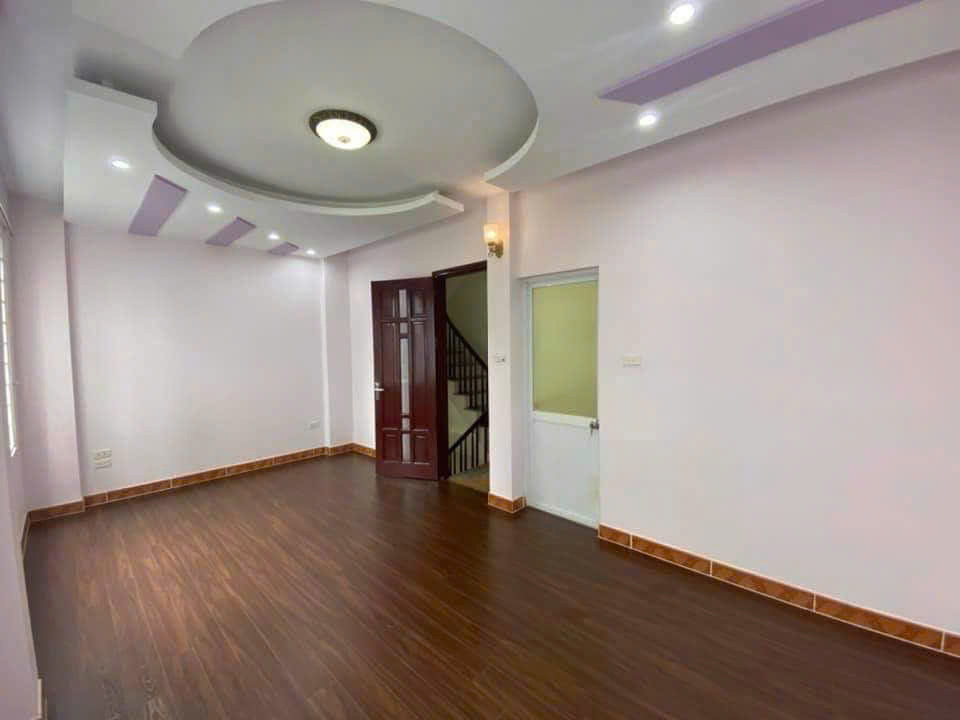 BÁN NHÀ VŨ TÔNG PHAN – GIÁ CHỈ 7,9 TỶ
DIỆN TÍCH 34M² – 4 TẦNG – SỔ VUÔNG – 50M RA Ô TÔ TRÁNH