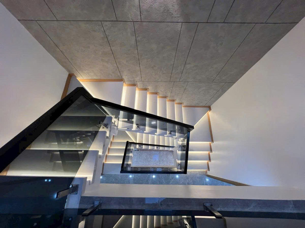 Bán nhà Đức Giang 53m 3 tầng 2 thoáng thông bàn cờ hơn 8 tỷ