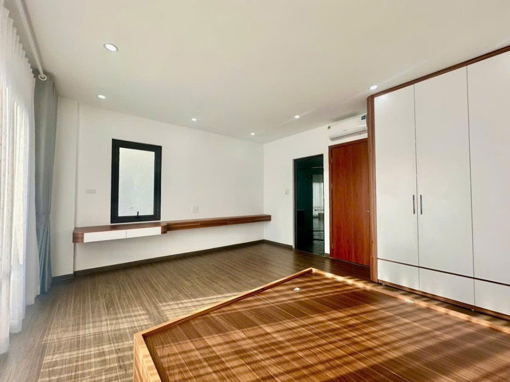 Bán nhà Đàm Quang Trung 39m 6 tầng MT5m thang máy lô góc giá 10 tỷ