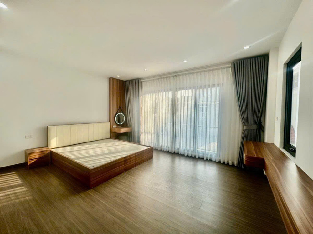 Bán nhà Đàm Quang Trung 39m 6 tầng MT5m thang máy lô góc giá 10 tỷ