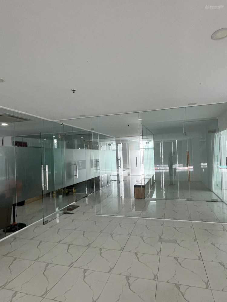 🏢✨ CHO THUÊ TÒA NHÀ VĂN PHÒNG CĂN GÓC – VIEW SÔNG SÀI GÒN