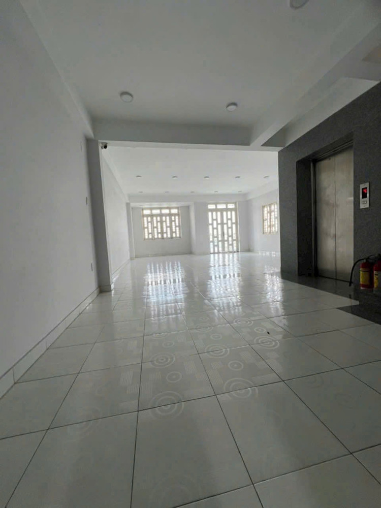 NHÀ MẶT TIỀN TÔ KÝ 6, HÓC MÔN VỊ TRÍ ĐẸP NHÀ TRỆT 4 LẦU THANG MÁY CHỈ 11.5 TỶ!